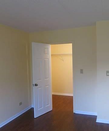4th image of 3221 W Parkway Dr #2C