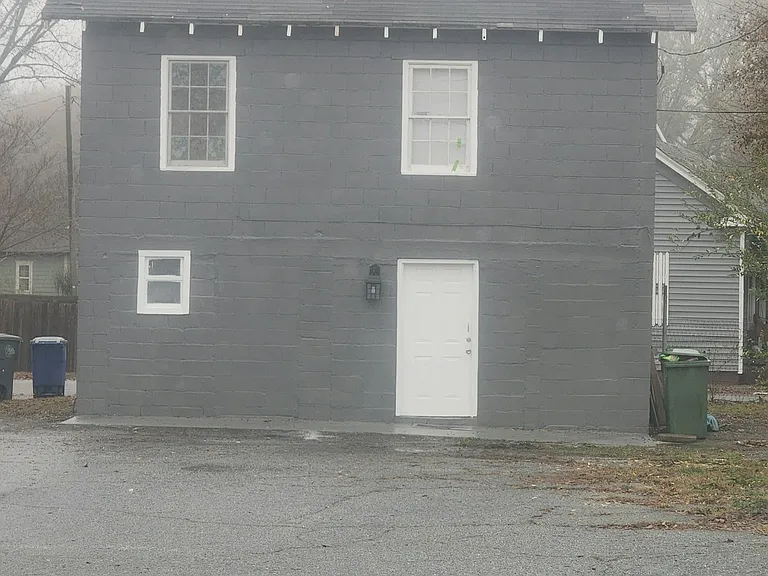 Apt Front View