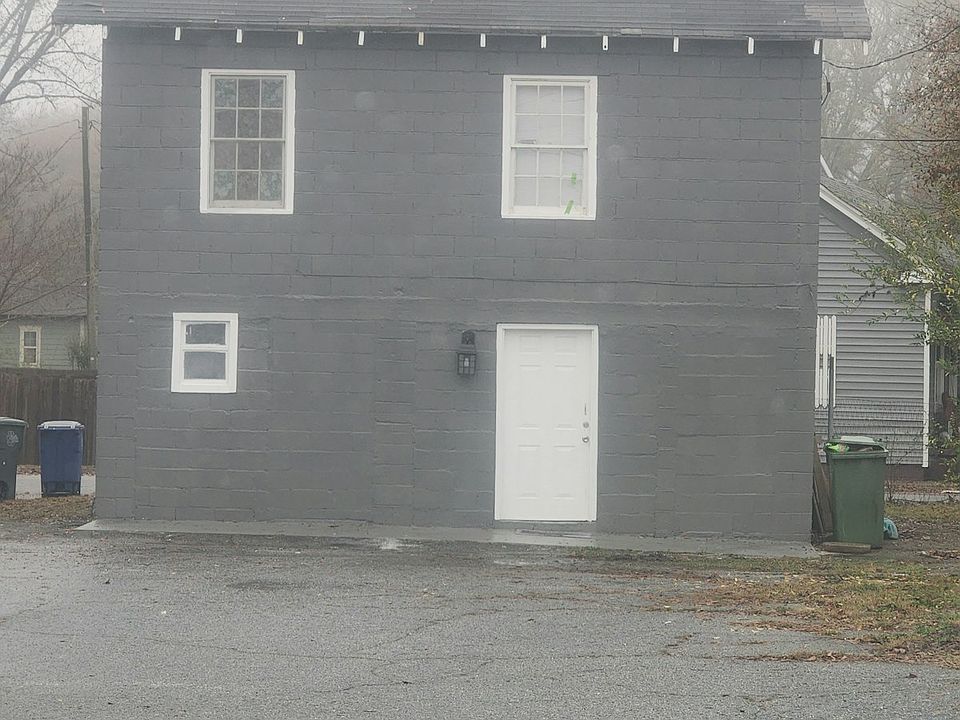 Apt Front View