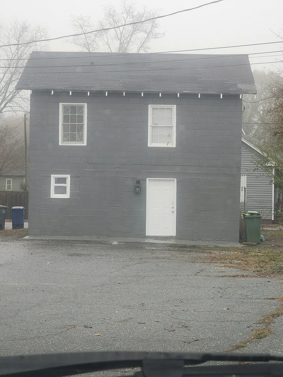 Photo 1 of 7 - 1360 Ellis Rd #2 - Griffin, GA Apt Front View - 1360 Ellis Rd #2