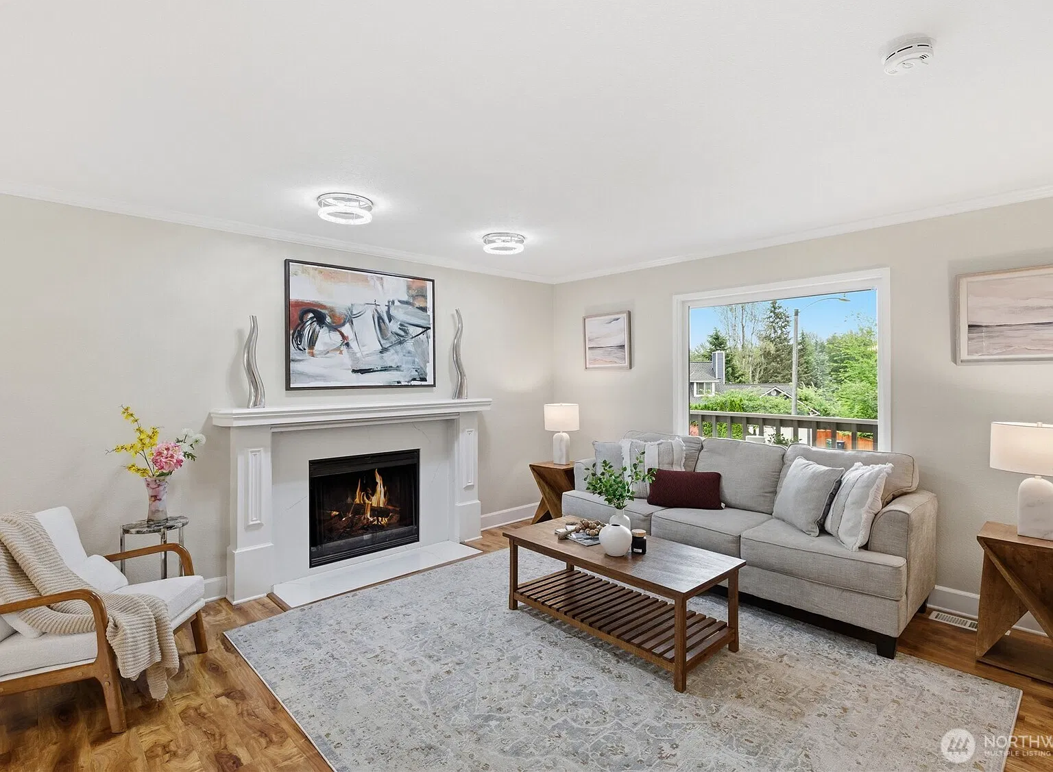 4 bed, 3.0 bath, $4,000 — Photo 2