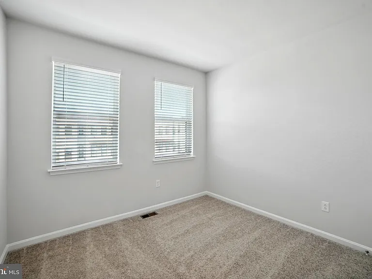 858 Amity St — Photo 25