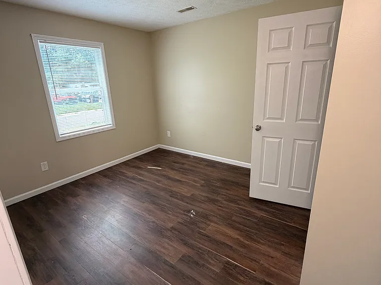 1005 Jackson St — Photo 9