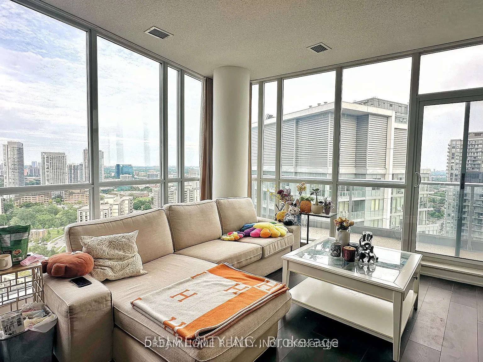 2 bed, $2,900 — Photo 1