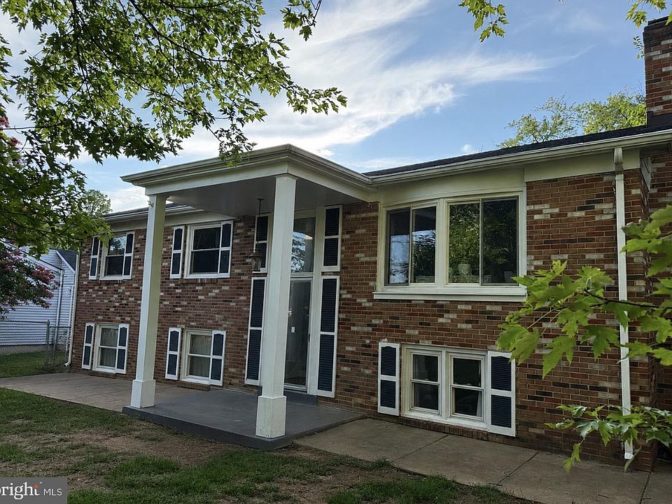 2nd image of 14702 Dunbar Ln