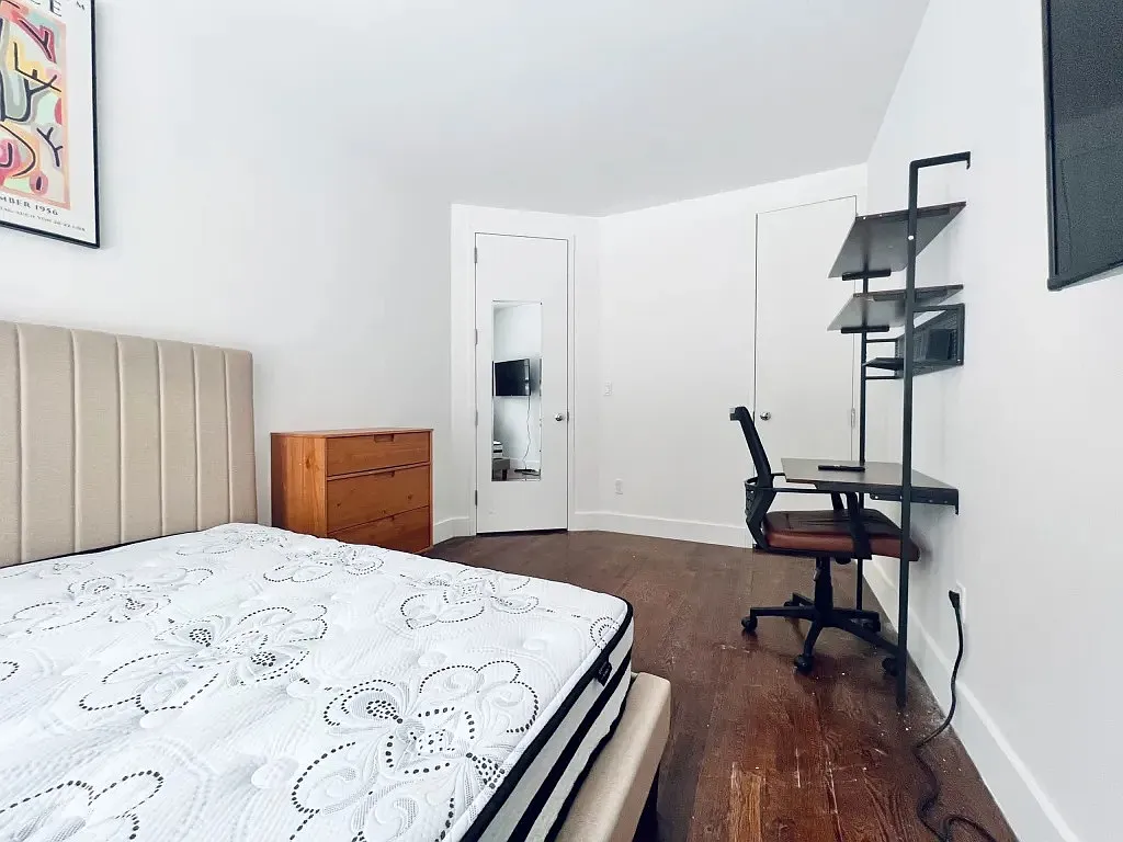 4 bed, 4.0 bath, 1200 sqft, $1,210 — Photo 3