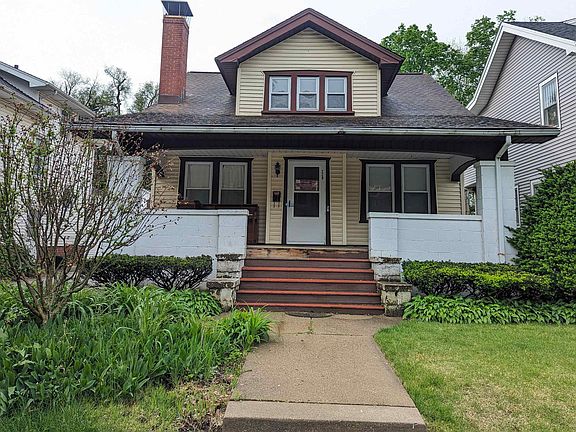 2nd image of 220 W Hanssler Pl