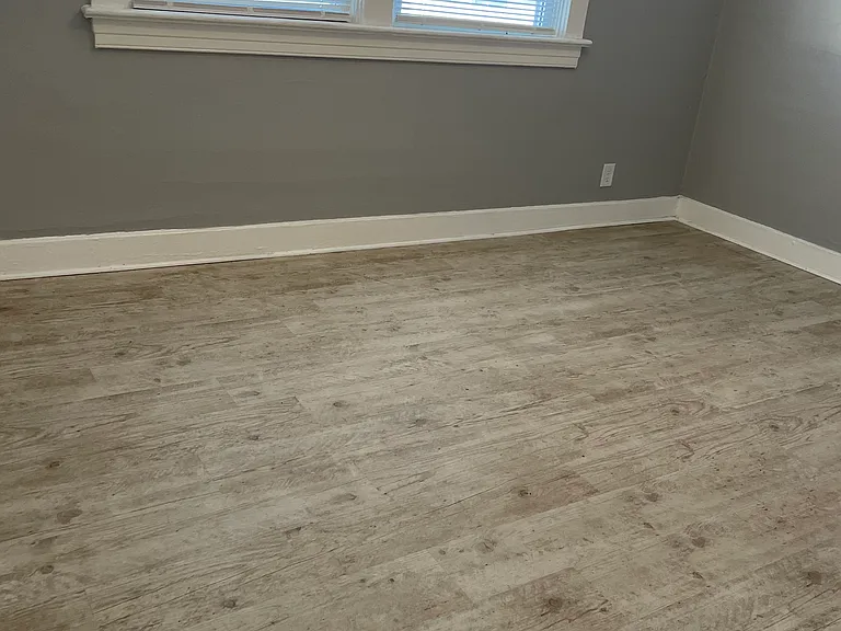 2208 Crittenden Dr #3 — Photo 8