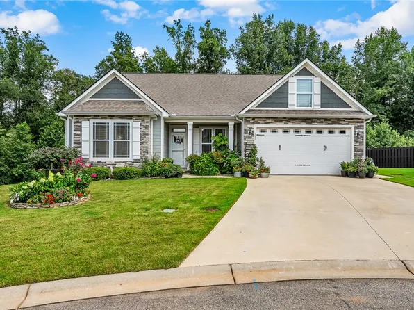 121 Marshfield Trl, Simpsonville, SC 29680