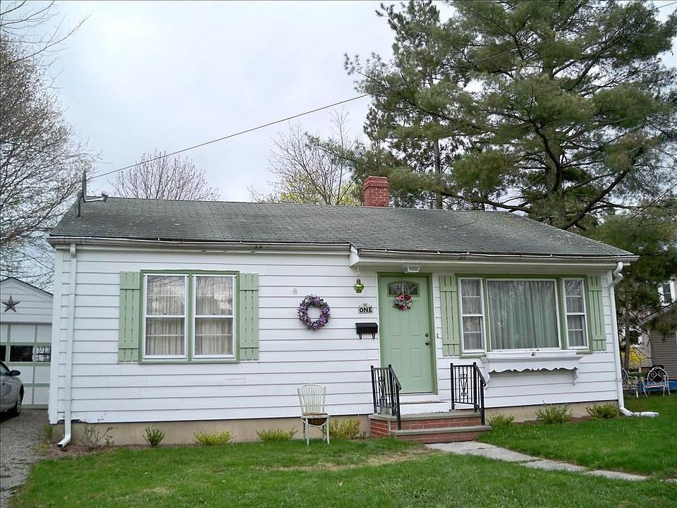 2nd image of 1 Birch Ave