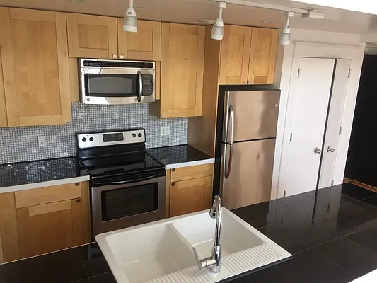 Rented by Dream Space Realty | media 18