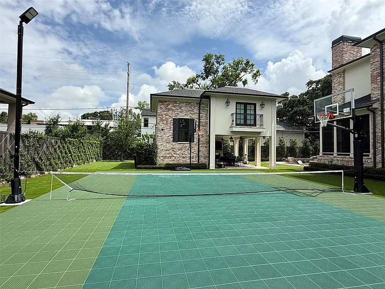 2506 Blue Bonnet Blvd — Photo 1
