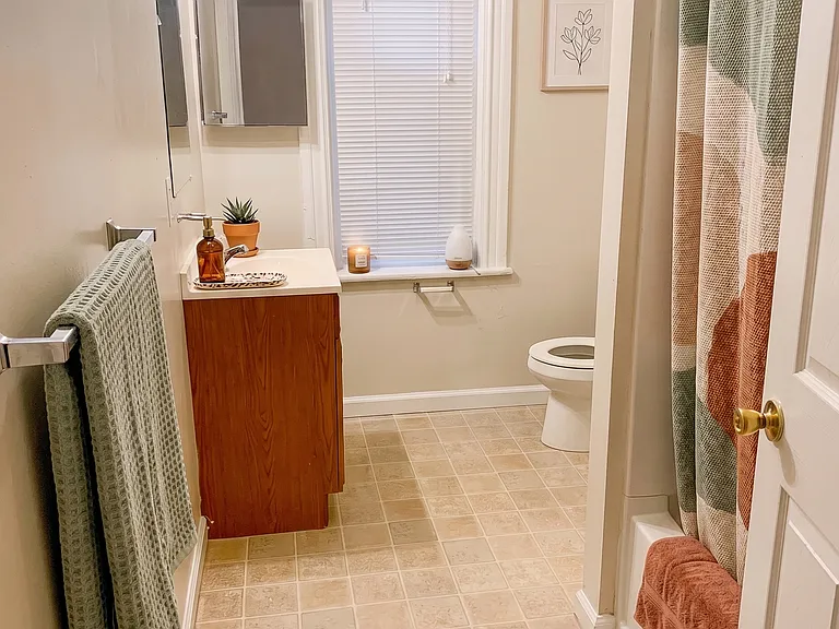 221 Buckingham Pl — Photo 10