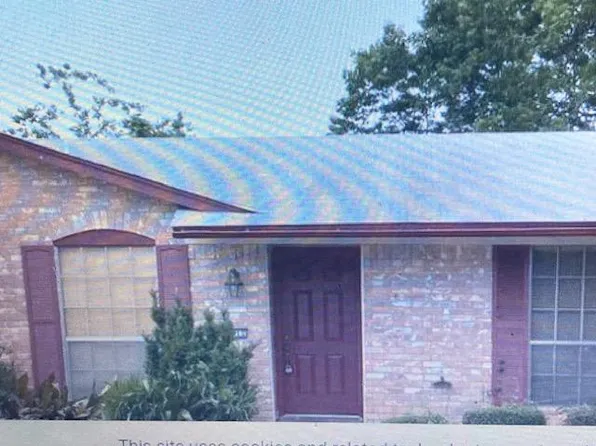 1012 Pleasant Valley Ln, Arlington, TX 76015
