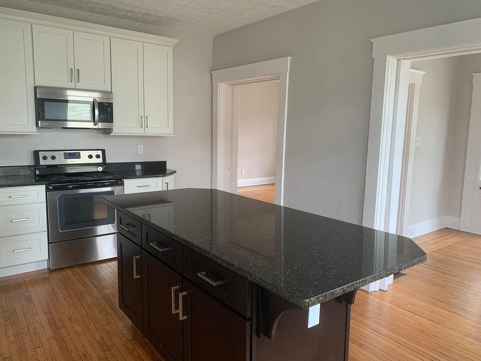 1622 De Sales Ln — Photo 2