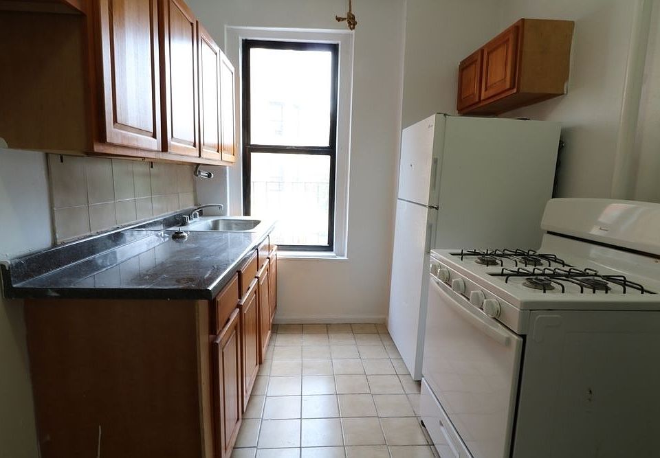 1st image of 520 W 163rd St APT A