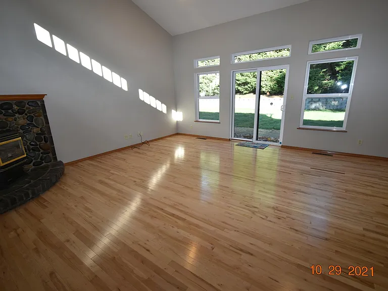 16920 NE 100th St — Photo 2