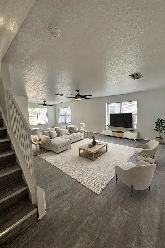 Building Photo - 8151 Cantura Mls