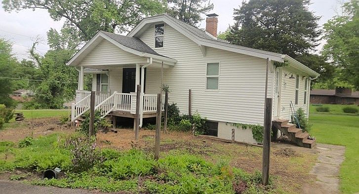1st image of 2104 Laura St