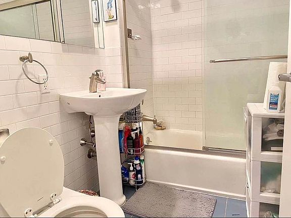 5th image of 19 Clinton St APT 405