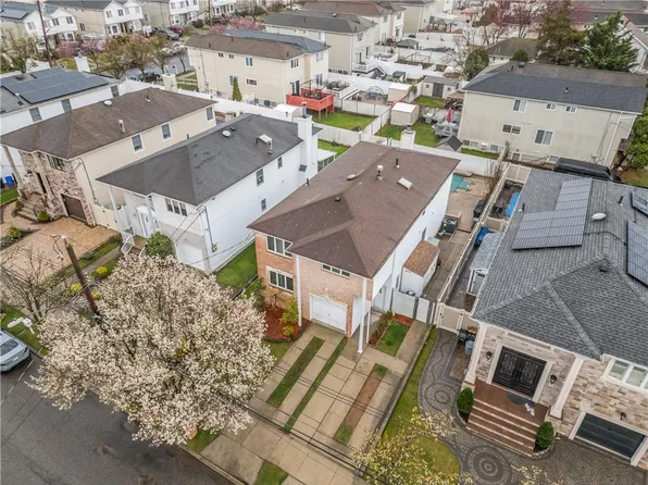 46 Barrow Pl, Staten Island, NY 10309