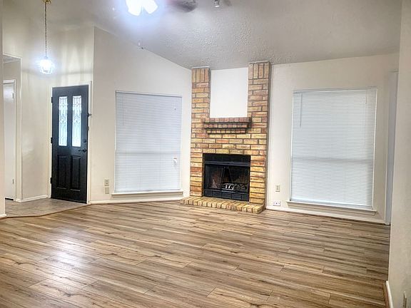 4th image of 11003 Shadowfield Dr