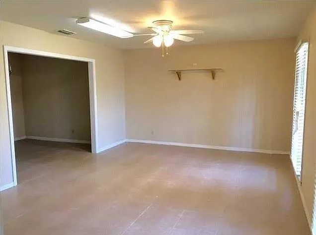 6225 Parkwood Dr W — Photo 2