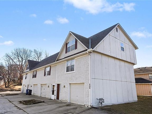 2nd image of 209 SW Pryor Rd