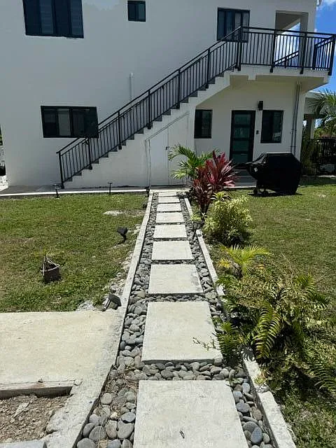 47 Two La Grande Princesse Cir #H