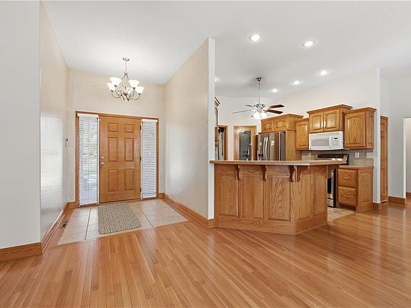 3rd image of 2126 NE Sparta Dr