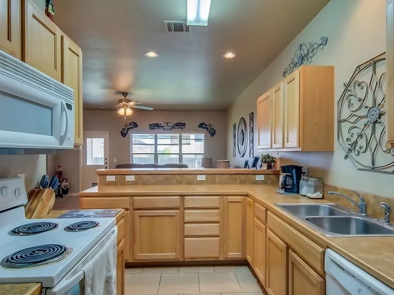 3046 Pine Valley Dr — Photo 4