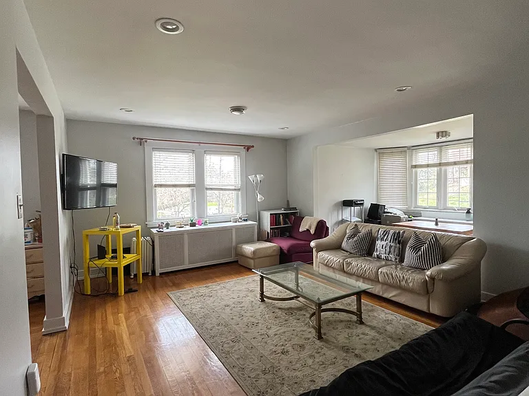 5508-5510 Hobart St #2 — Photo 7