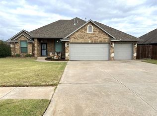 912 N Barn Hill Way, Mustang, OK 73064