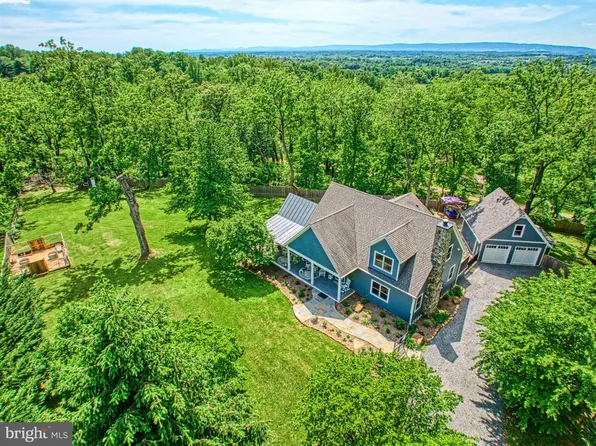 39033 Hertz Rd, Leesburg, VA 20175