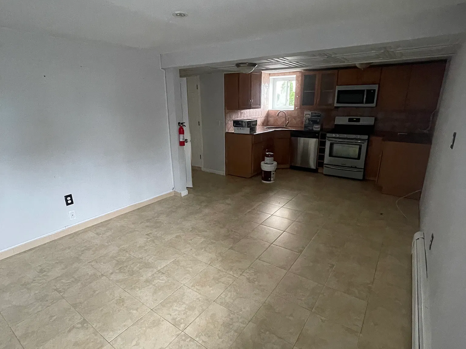 2 bed, 700 sqft, $2,000 — Photo 3