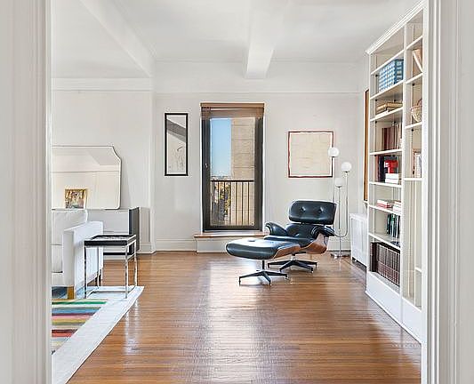 3rd image of 49 E 96th St #19A