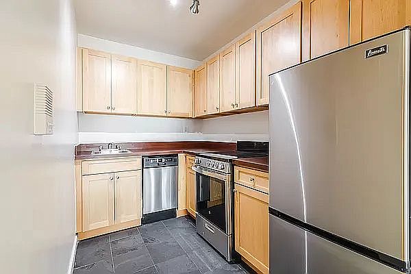 2nd image of 224 E 36th St #5D