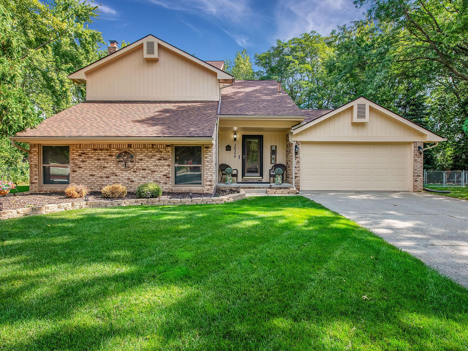 38598 Meeting House Ln, Livonia, MI 48154 | Zillow