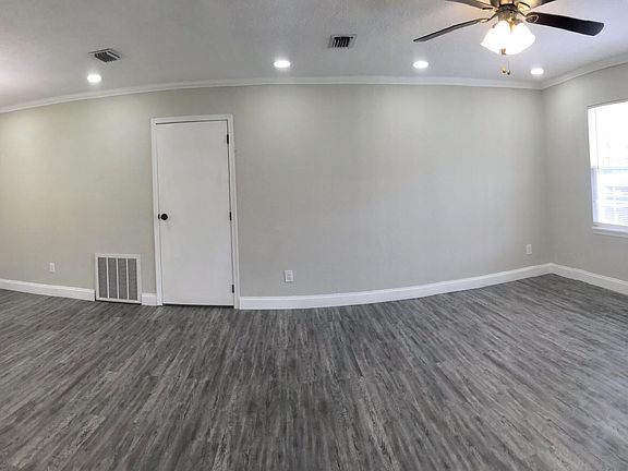 4th image of 267 Harbor Dr