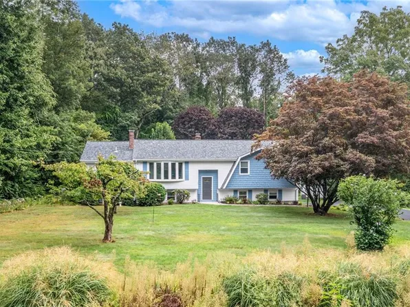285 Joslin Rd, Glendale, RI 02826