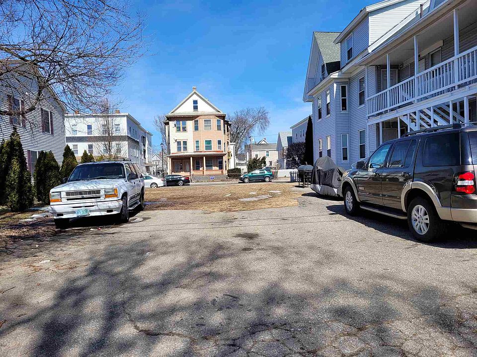 2nd image of 341 Lake Ave