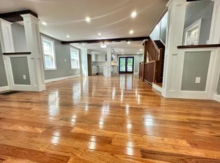 369 Ridgewood Rd, West Hartford, CT 06107