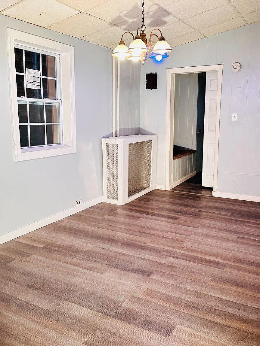 3 bed, 1.5 bath, 1450 sqft, $1,100 — Photo 4