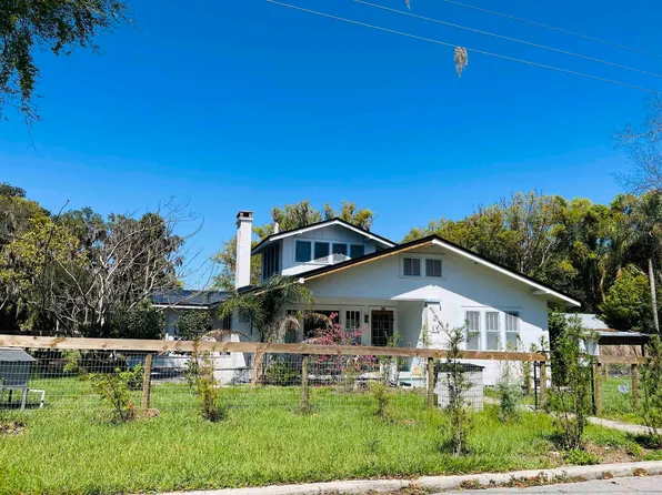 128 Magnolia Ave, Crescent City, FL 32112