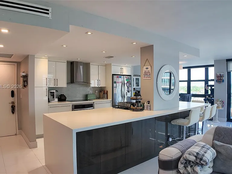 2049 S Ocean Dr #702 — Photo 2