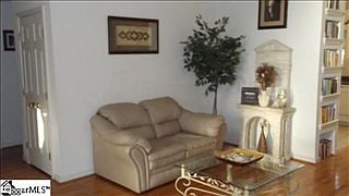 4th image of 311 Oak Valley Dr