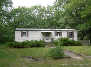 286 Lakeshore Dr, Leeds, ME 04263