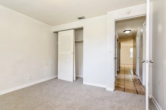 1918 E Noel St — Photo 11
