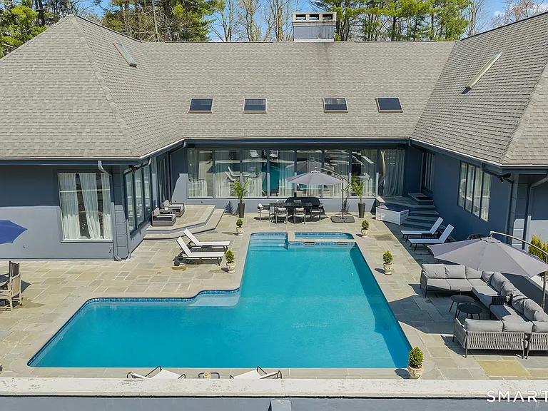 294 E Middle Patent Rd — Photo 3