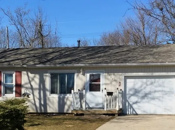 2204 S 8th Ave E, Newton, IA 50208